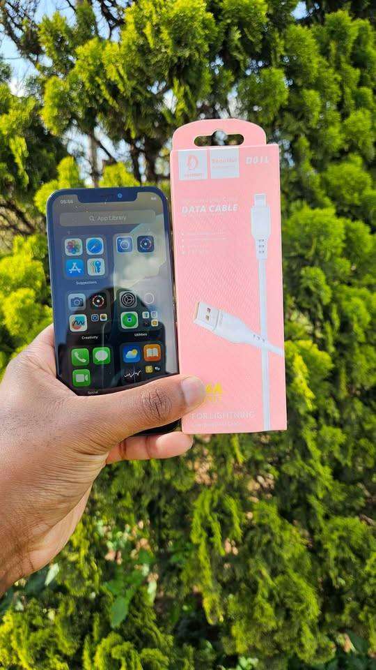 Apple iPhone 12 64GB  Grade B / Good Condition | Phone + USB-C Cable