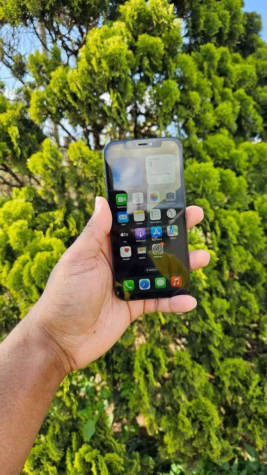 Apple iPhone 12 64GB  Grade B / Good Condition | Phone + USB-C Cable