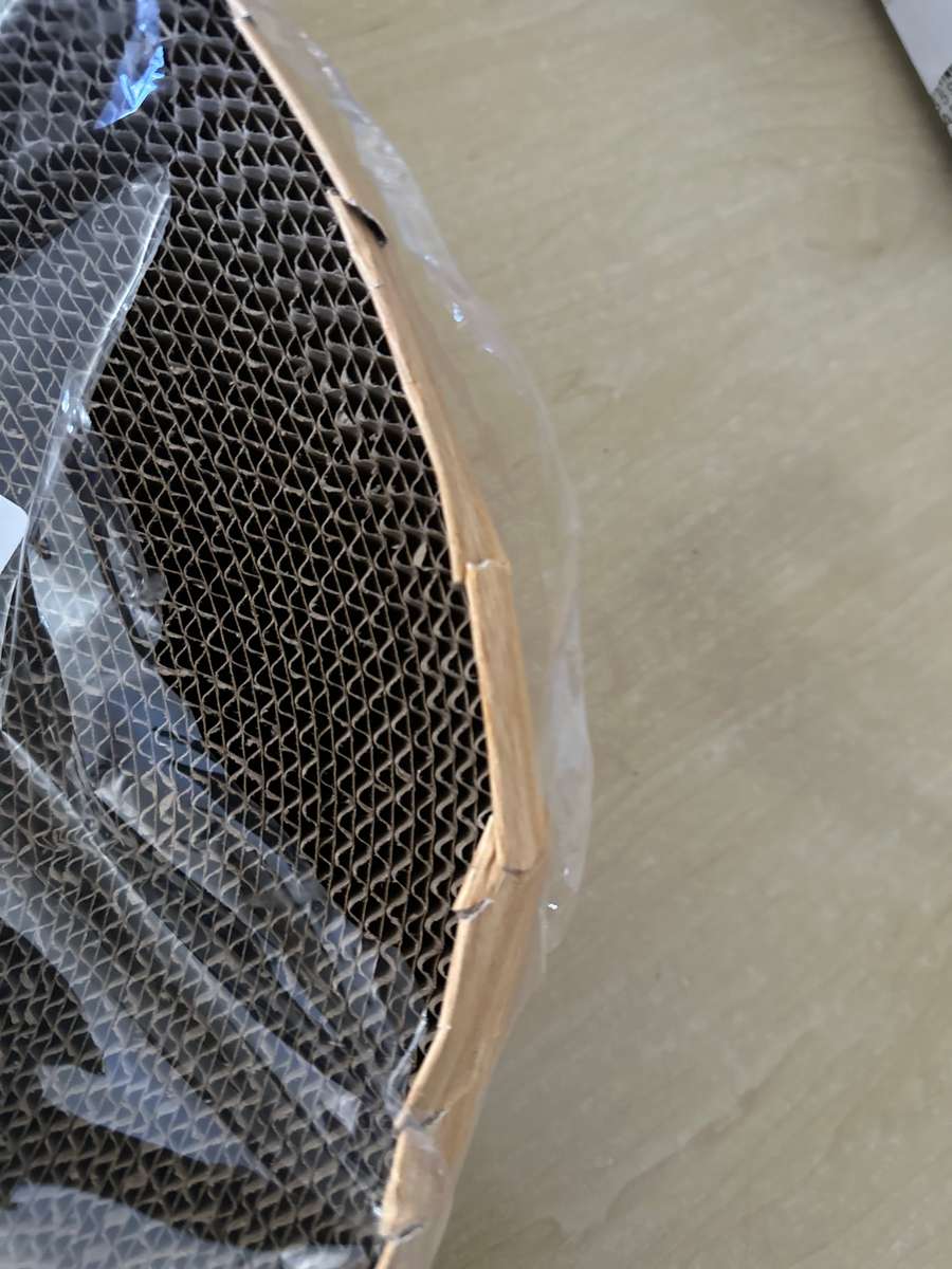 Pet Safe Durable Round Corrugated Scratch Board Lounging Bed (40x10cm)