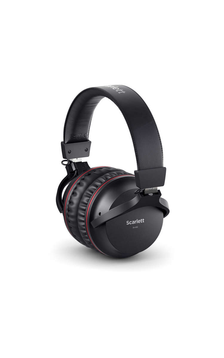 Focusrite Scarlett Solo Studio Bundle 4th Generation Audio Interface