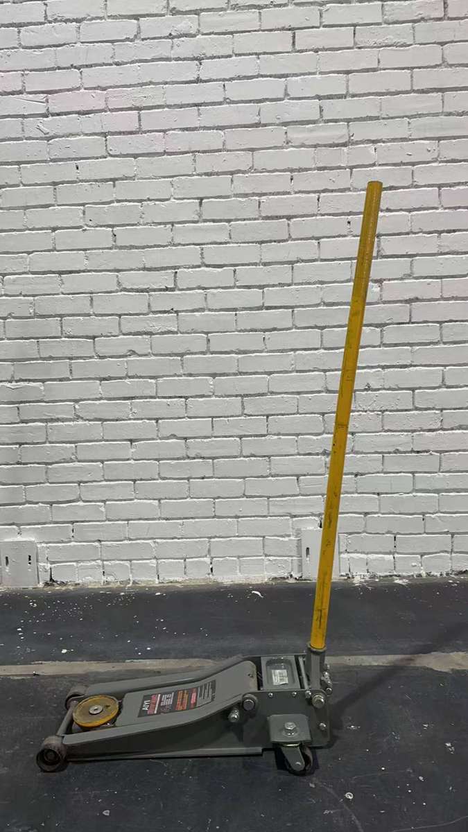 AIYI 4 Ton Low Profile Hydraulic Floor Jack