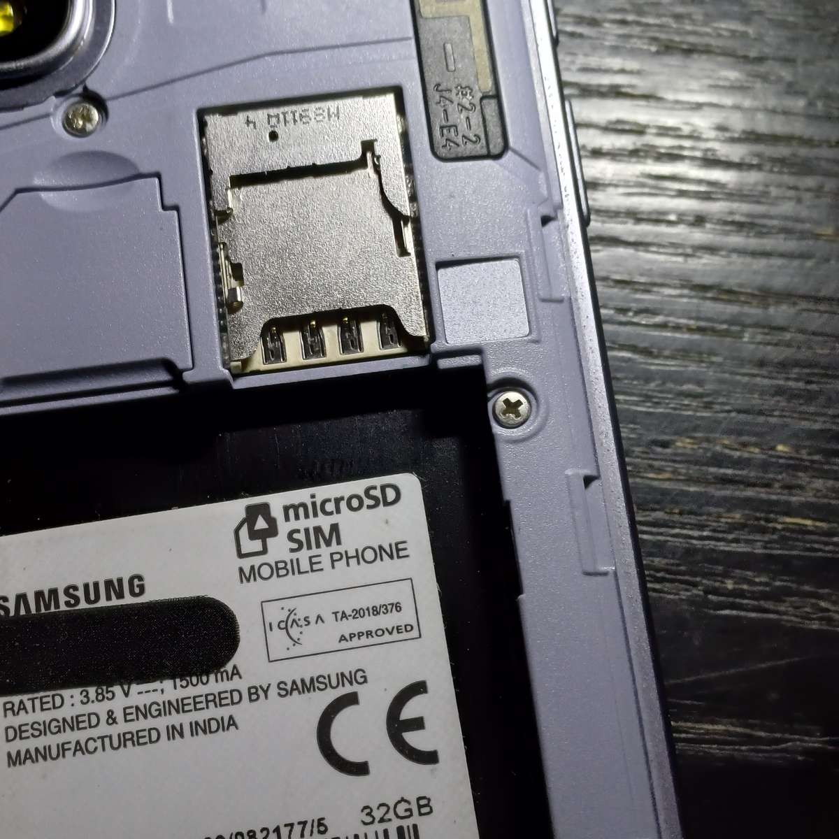 Samsung Galaxy J4 (J400F)