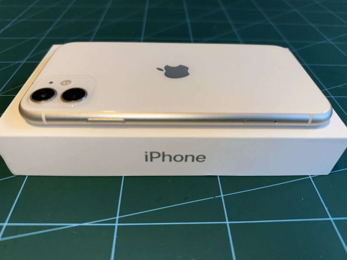 Apple iPhone 11 Green 78% Battery