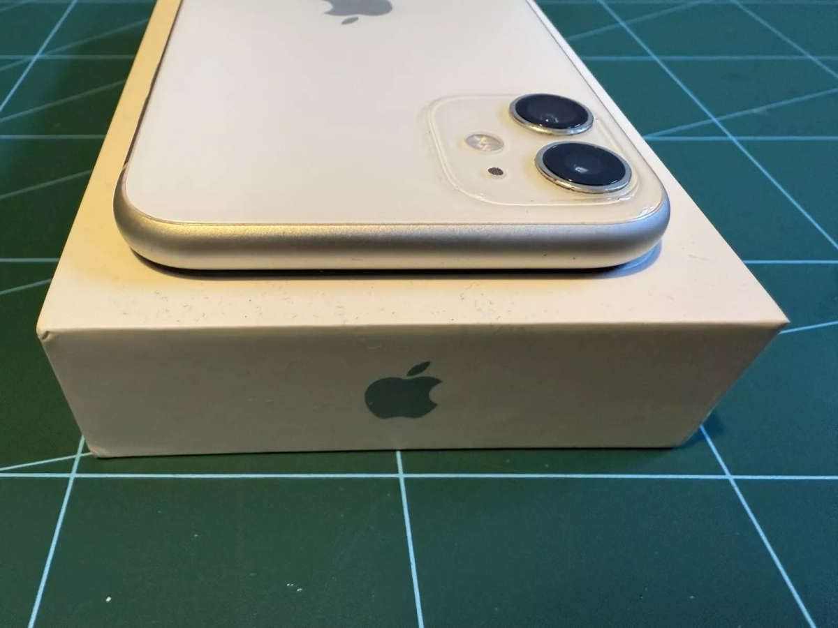 Apple iPhone 11 Green 78% Battery