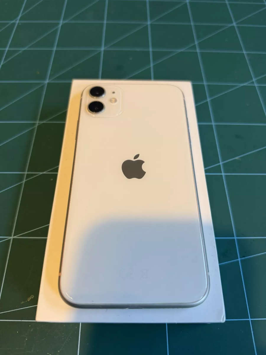 Apple iPhone 11 Green 78% Battery