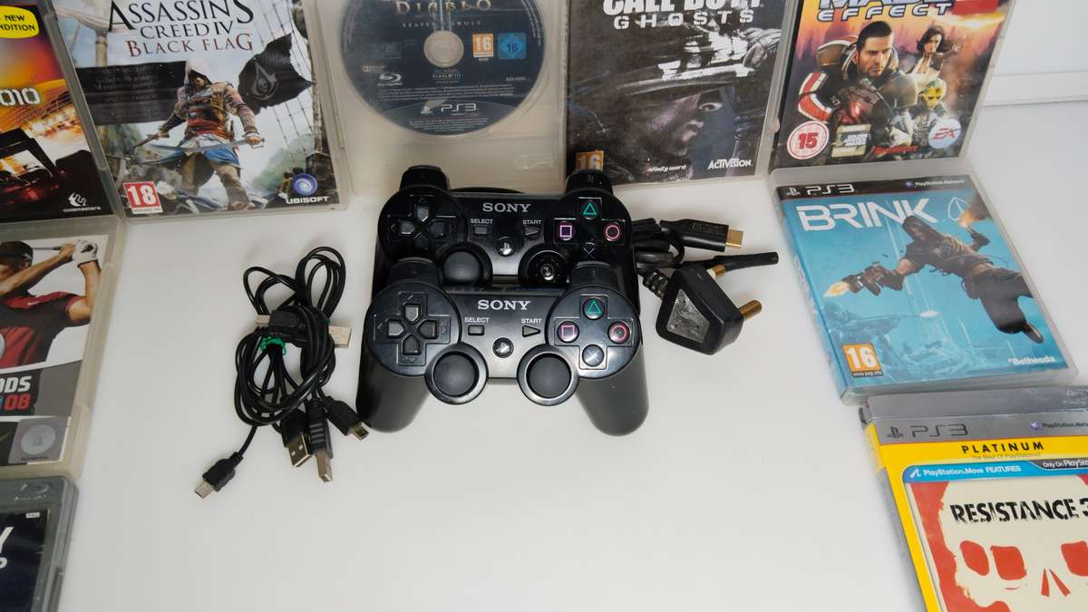 PlayStation 3 Super Slim 1TB Bundle