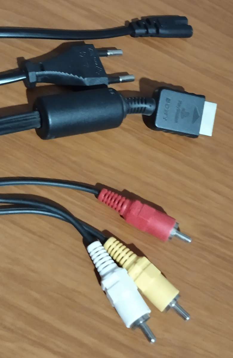 PS1 * Original PlayStation ONE (It's CHIPPED)