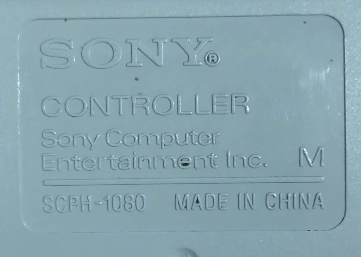 PS1 * Original PlayStation ONE (It's CHIPPED)