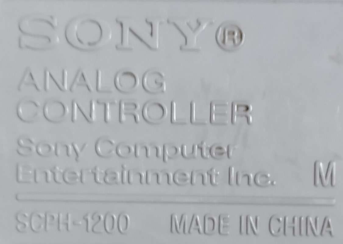 PS1 * Original PlayStation ONE (It's CHIPPED)