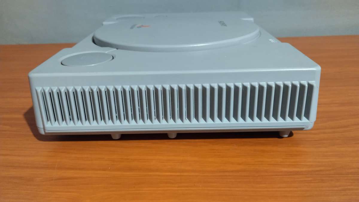 PS1 * Original PlayStation ONE (It's CHIPPED)