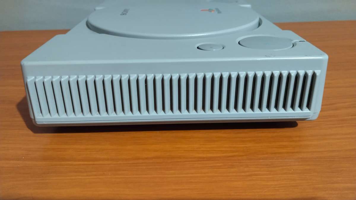 PS1 * Original PlayStation ONE (It's CHIPPED)