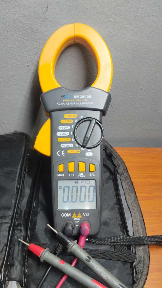 Mastech ACDC Dynamics BM2000B Panel Calibration Clamp Multimeter 2000A 1000V