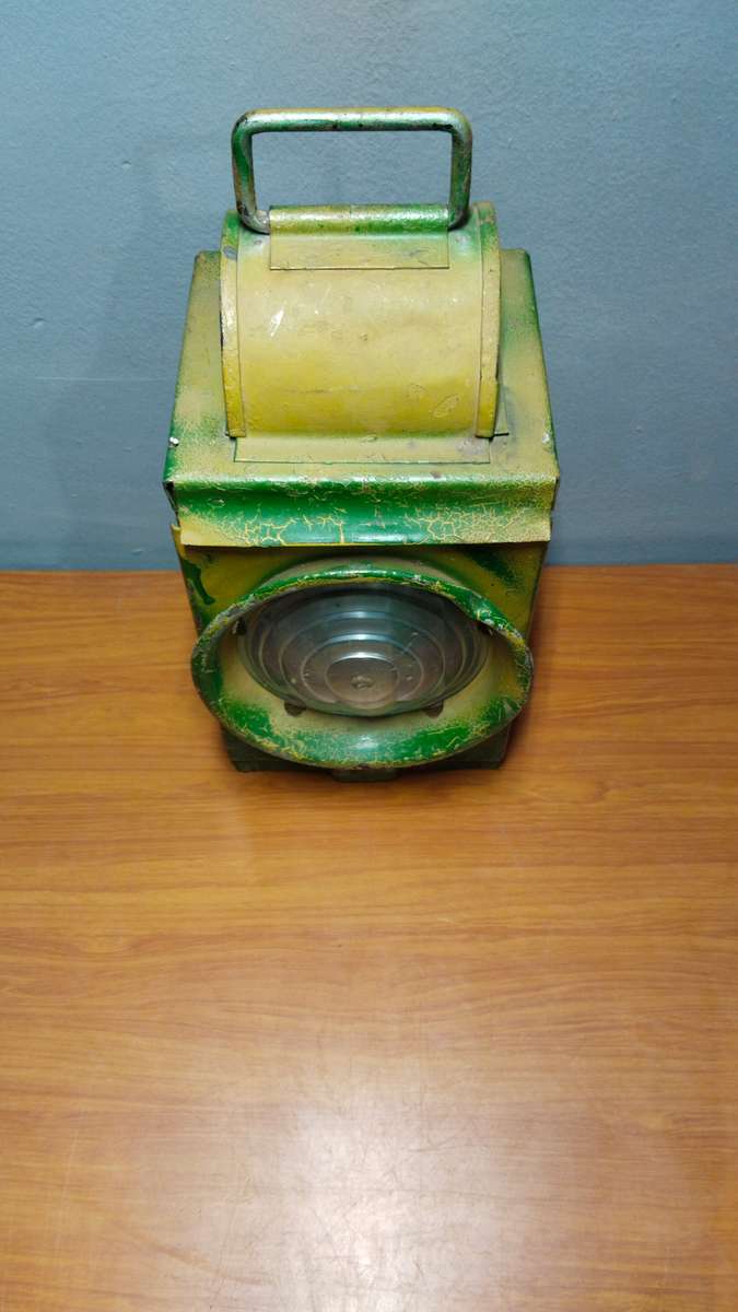 Vintage SAV/SAT Signal Lamp