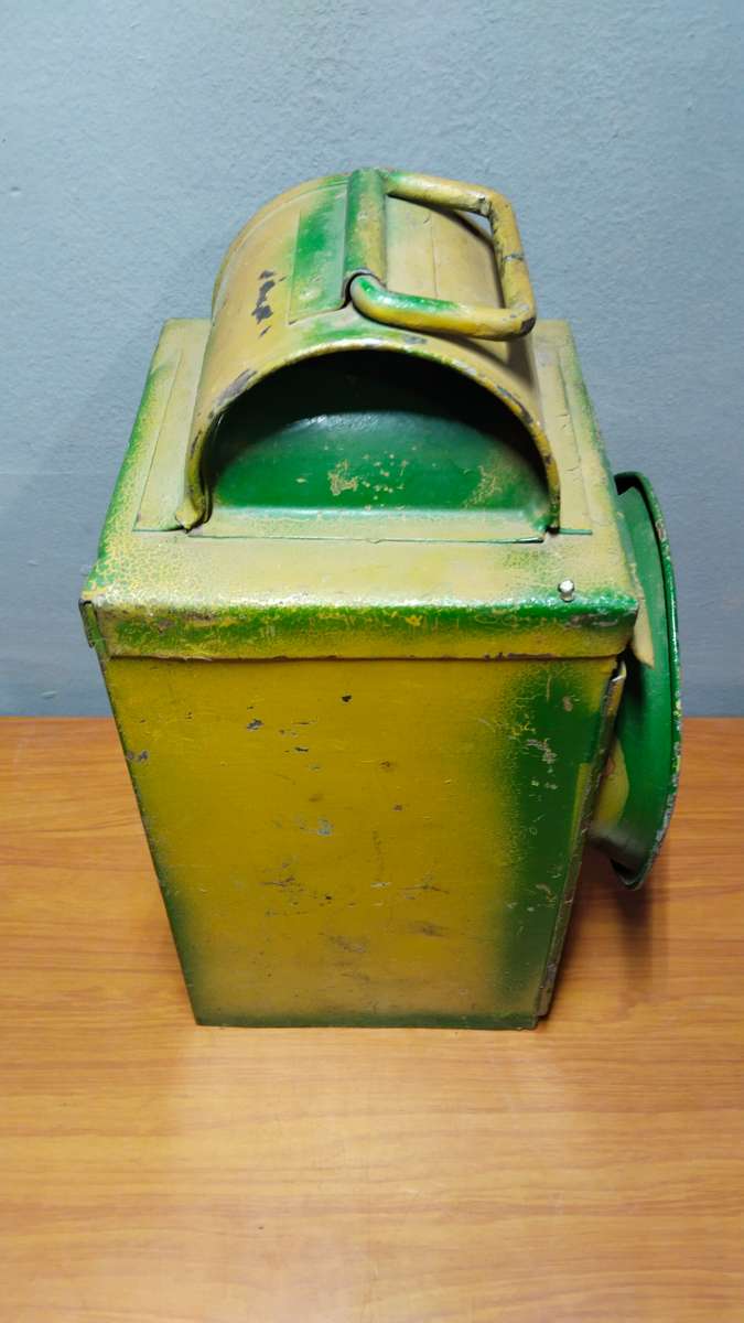 Vintage SAV/SAT Signal Lamp