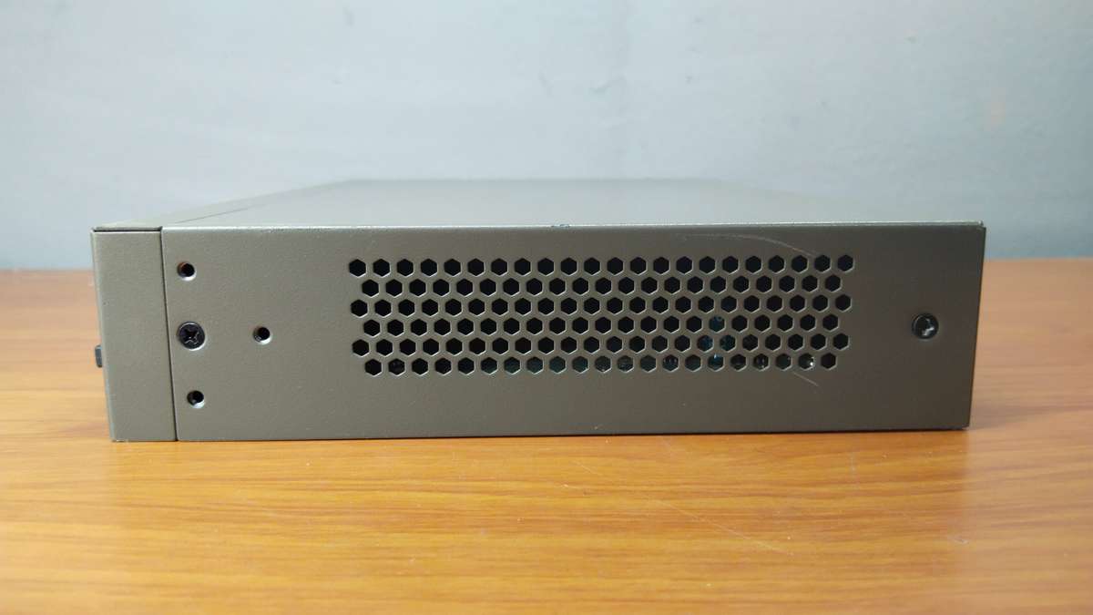 Tenda TEF1118P-16-150W Switch With 16 Port POE