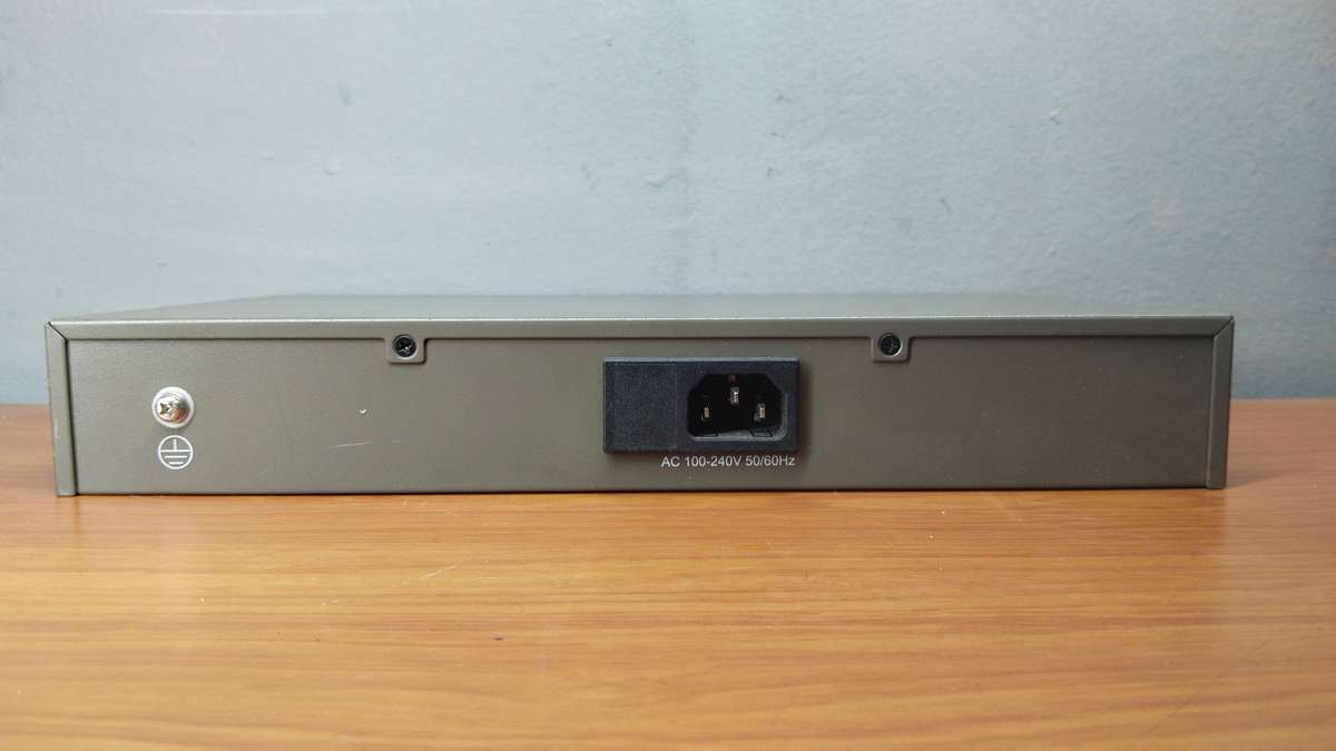 Tenda TEF1118P-16-150W Switch With 16 Port POE