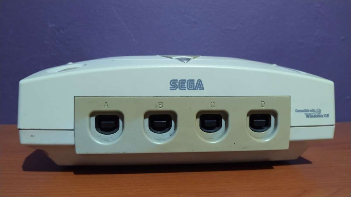 SEGA Dreamcast Console, Remote and Visual Memory Unit (Needs AV Cable)