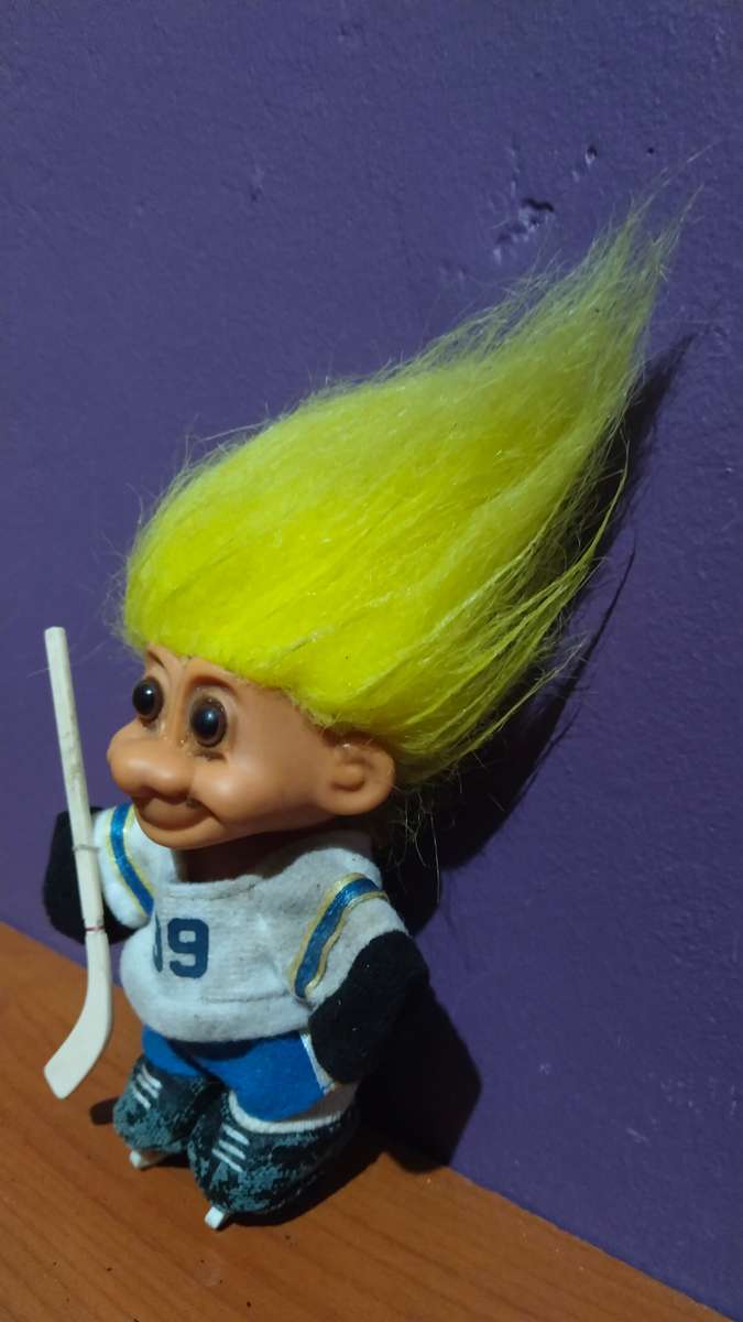 HOCKEY Wayne Gretsky 5" Russ Troll Doll Yellow Hair Vintage Collectible Figure