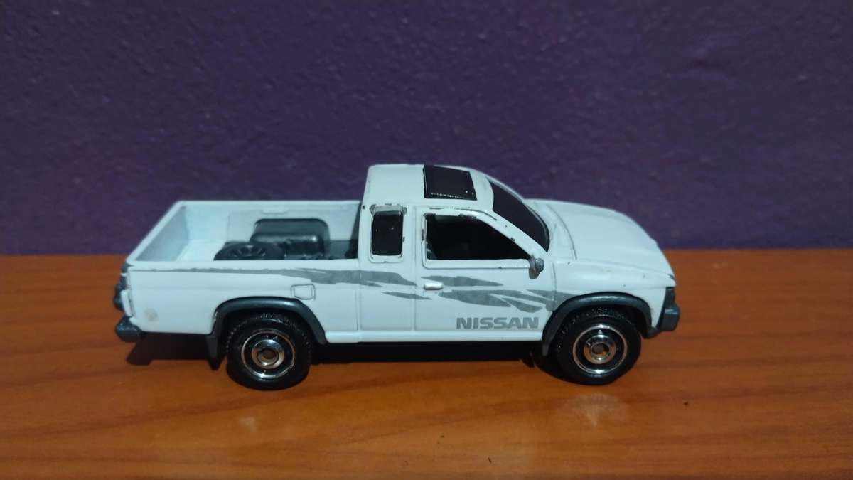 1995 Nissan Hardbody (D21) MATCHBOX Scale Model