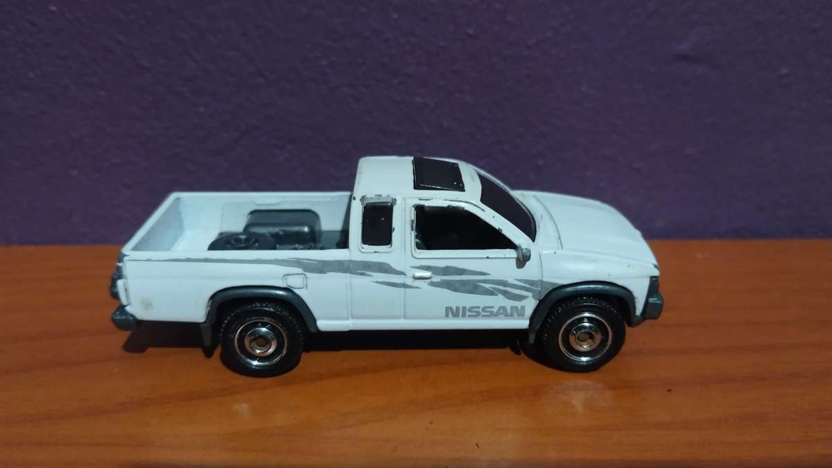 1995 Nissan Hardbody (D21) MATCHBOX Scale Model