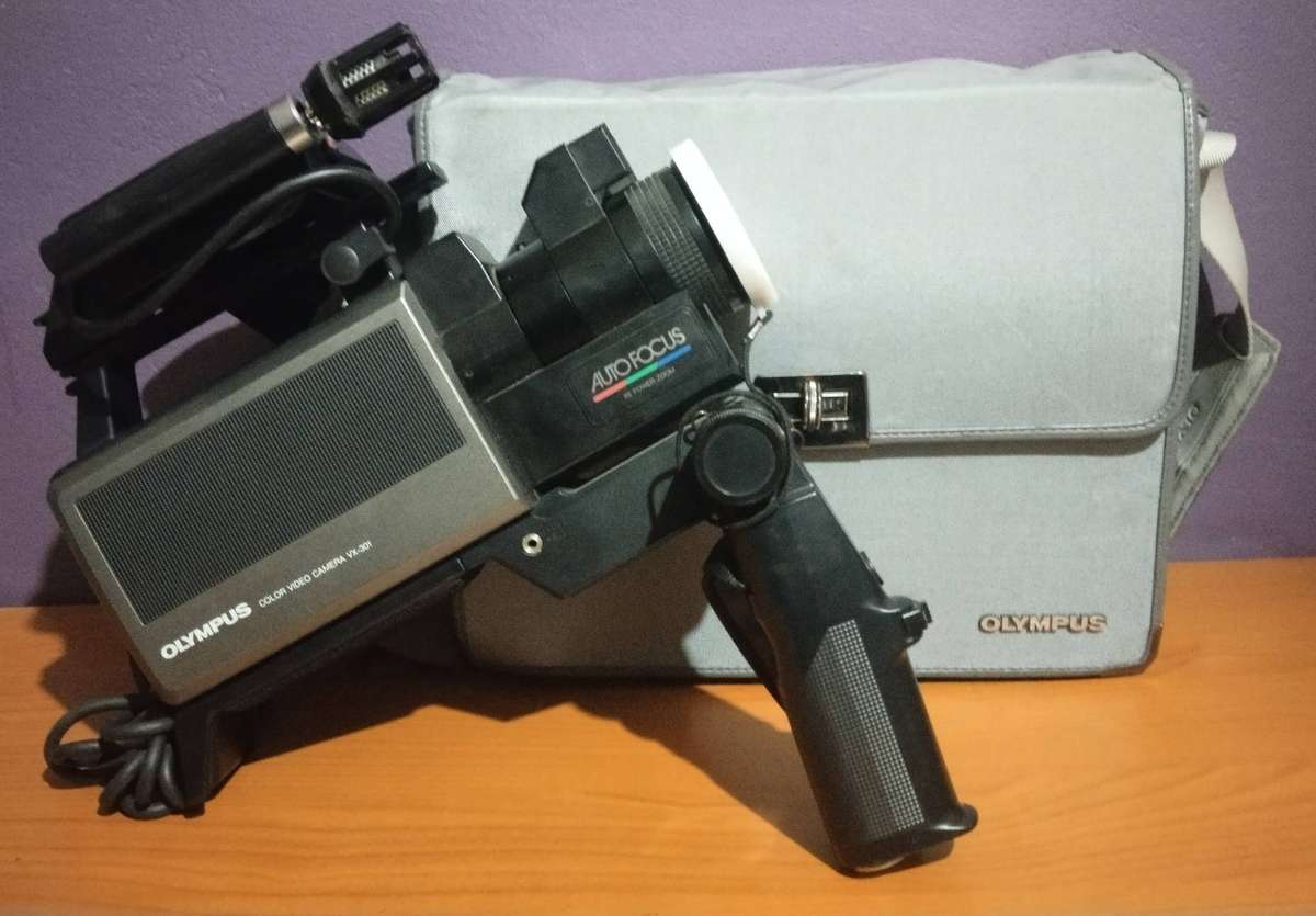 Olympus VX-301 Color Video Camera & VF-KF1-E Electronic Viewfinder UNTESTED