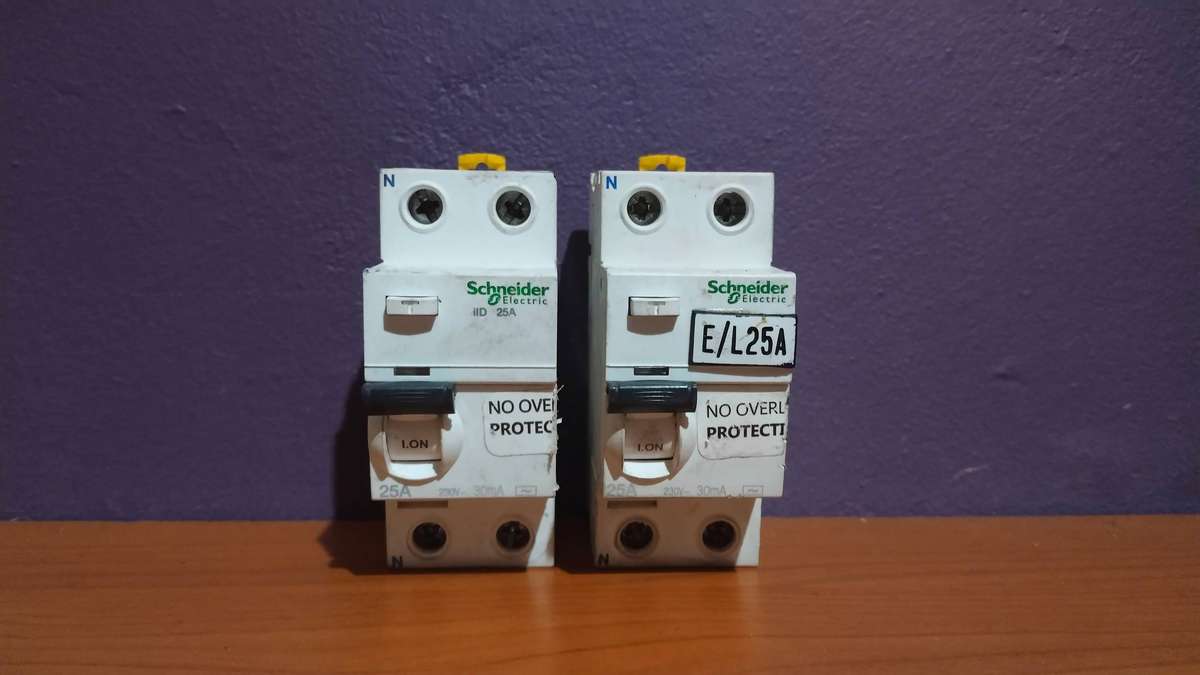 Schneider Electric 25A Earth Leakage Circuit Breaker