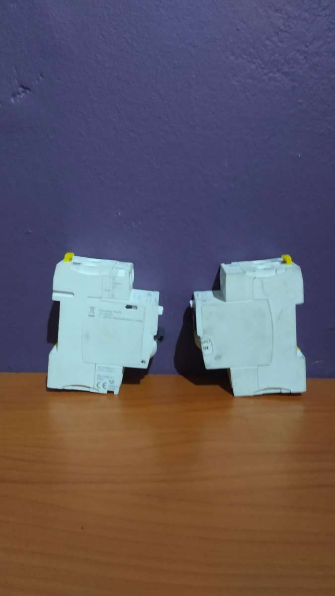 Schneider Electric 25A Earth Leakage Circuit Breaker