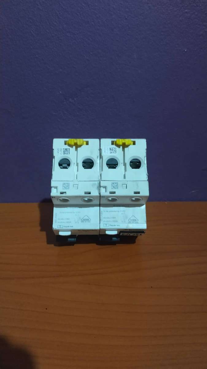 Schneider Electric 25A Earth Leakage Circuit Breaker