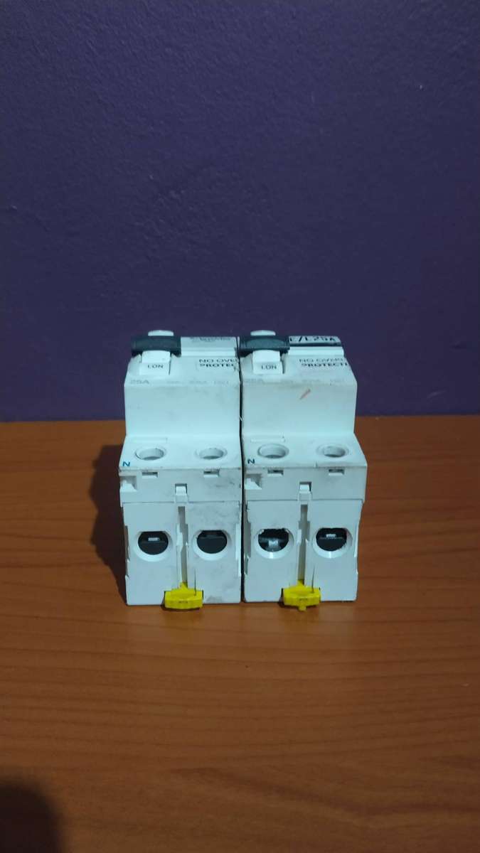Schneider Electric 25A Earth Leakage Circuit Breaker