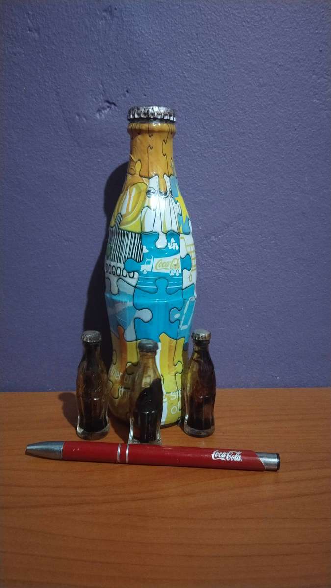 Coca-Cola Collectors Bundle - Limited edition Coca Cola 250ml, Tiny Bottles and Pen