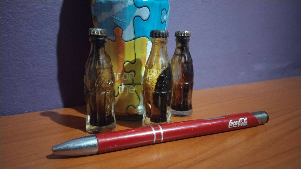 Coca-Cola Collectors Bundle - Limited edition Coca Cola 250ml, Tiny Bottles and Pen