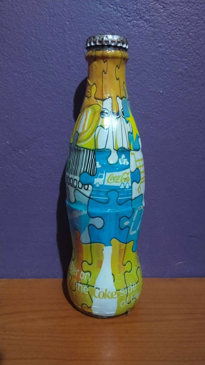 Coca-Cola Collectors Bundle - Limited edition Coca Cola 250ml, Tiny Bottles and Pen