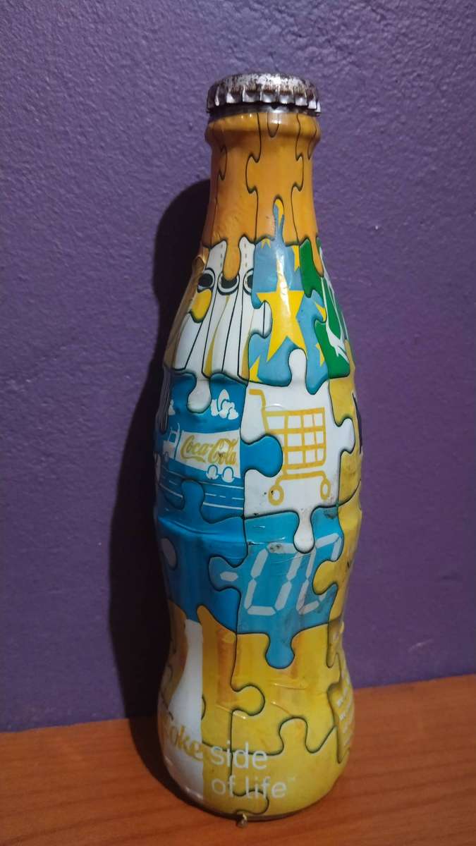 Coca-Cola Collectors Bundle - Limited edition Coca Cola 250ml, Tiny Bottles and Pen