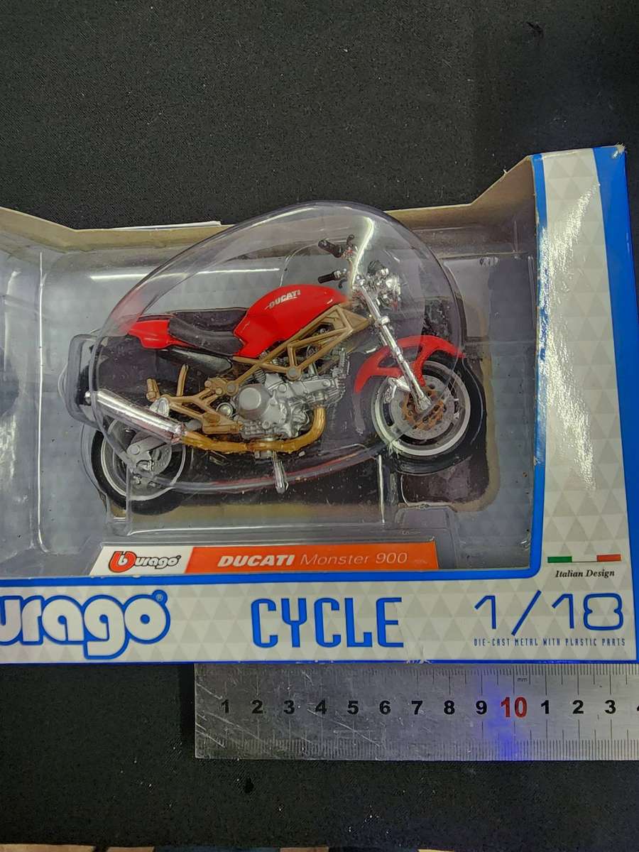 VINTAGE  BURAGO 1: 18 DUCATI MONSTER 900 CYCLE