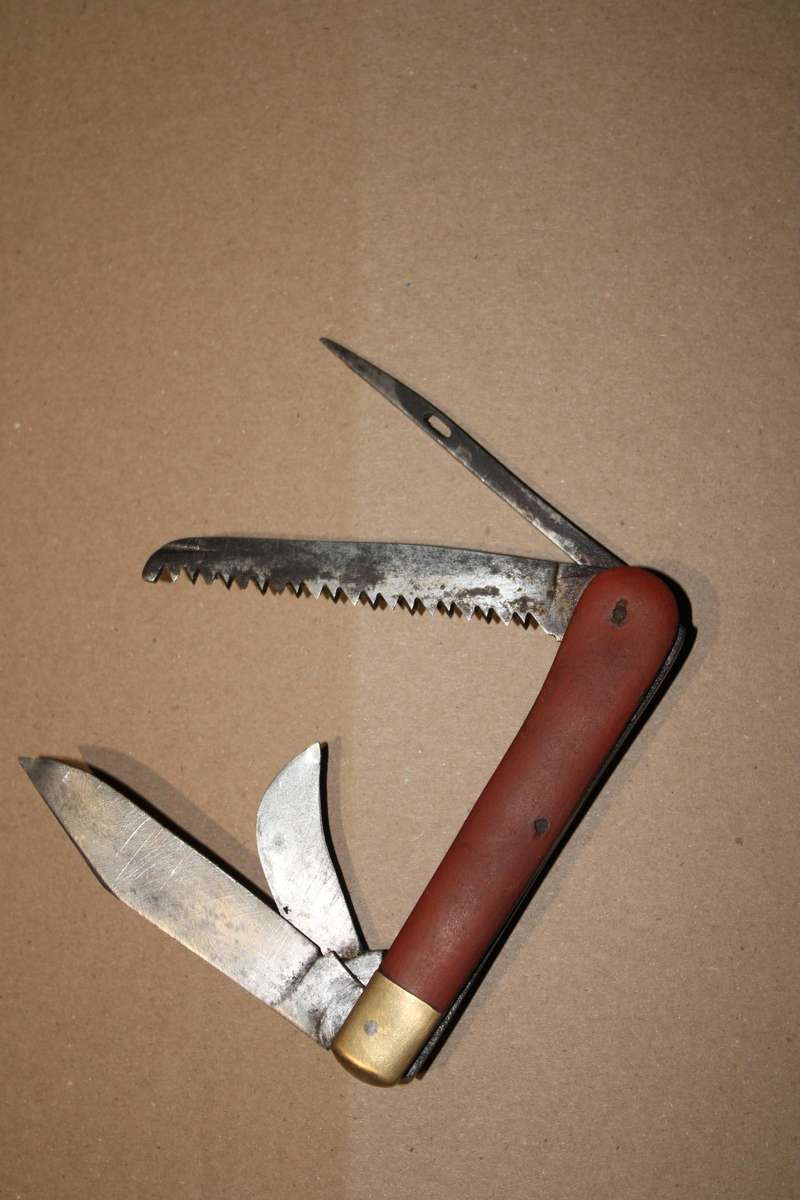 VINTAGE WW II  SWISS ARMY SURVIVAL TOOL