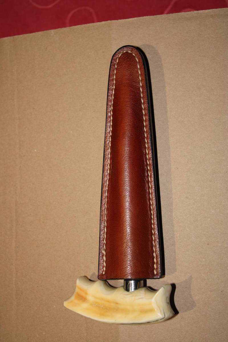 BEAUTIFUL HANDMADE PUSHDAGGER WITH WARTHOG HANDLE AND LEATHER POUCH