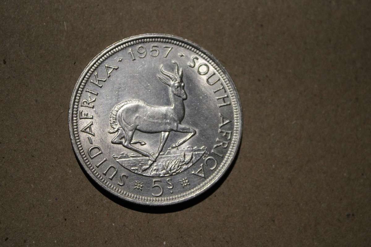 1957 UNION OF SOUTH AFRICA 5 SHILLING SILVER COIN