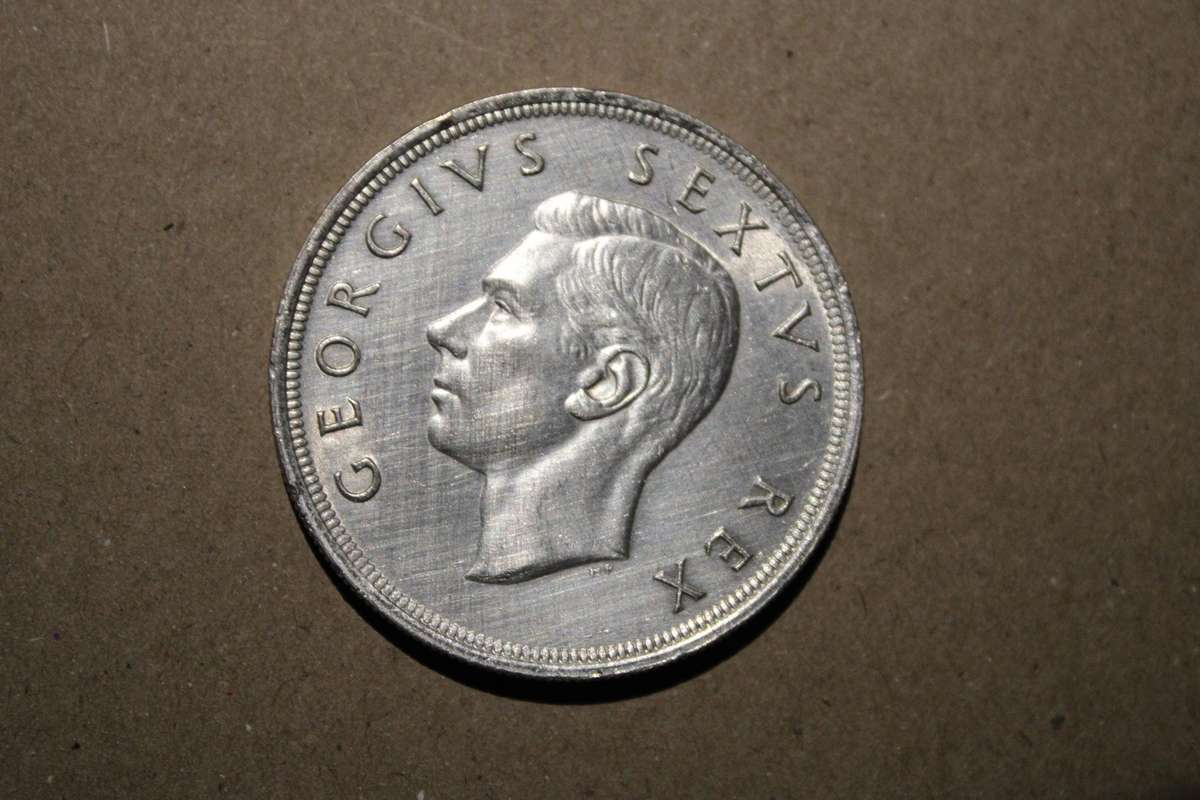 1952 UNION OF SOUTH AFRICA 5 SHILLING SILVER COIN