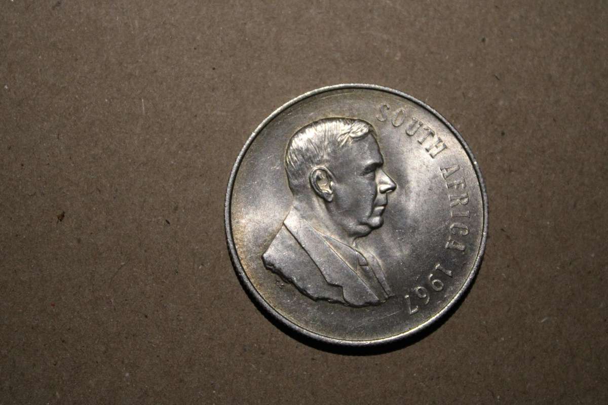 1967 VERWOERD    SIVER 1 RAND COIN SUPER NICE CONDITION