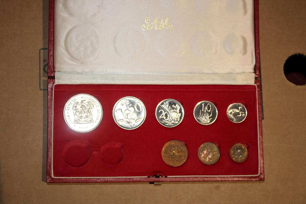 1975  SOUTH AFRICAN PROOF COIN SET IN RB BOX