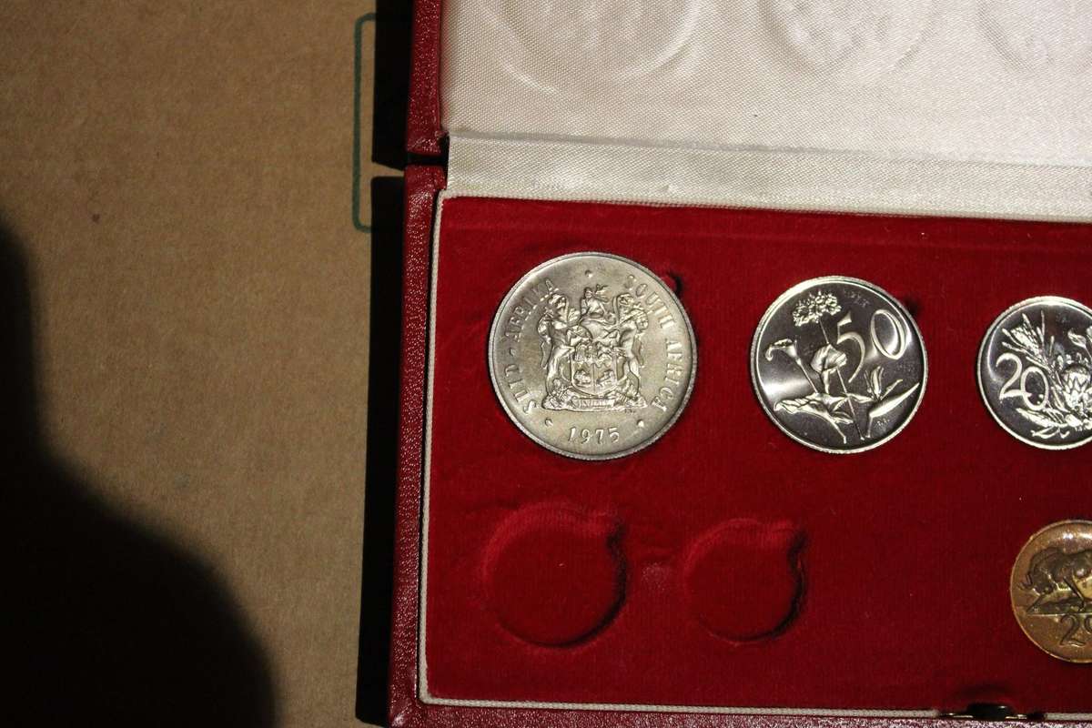 1975  SOUTH AFRICAN PROOF COIN SET IN RB BOX