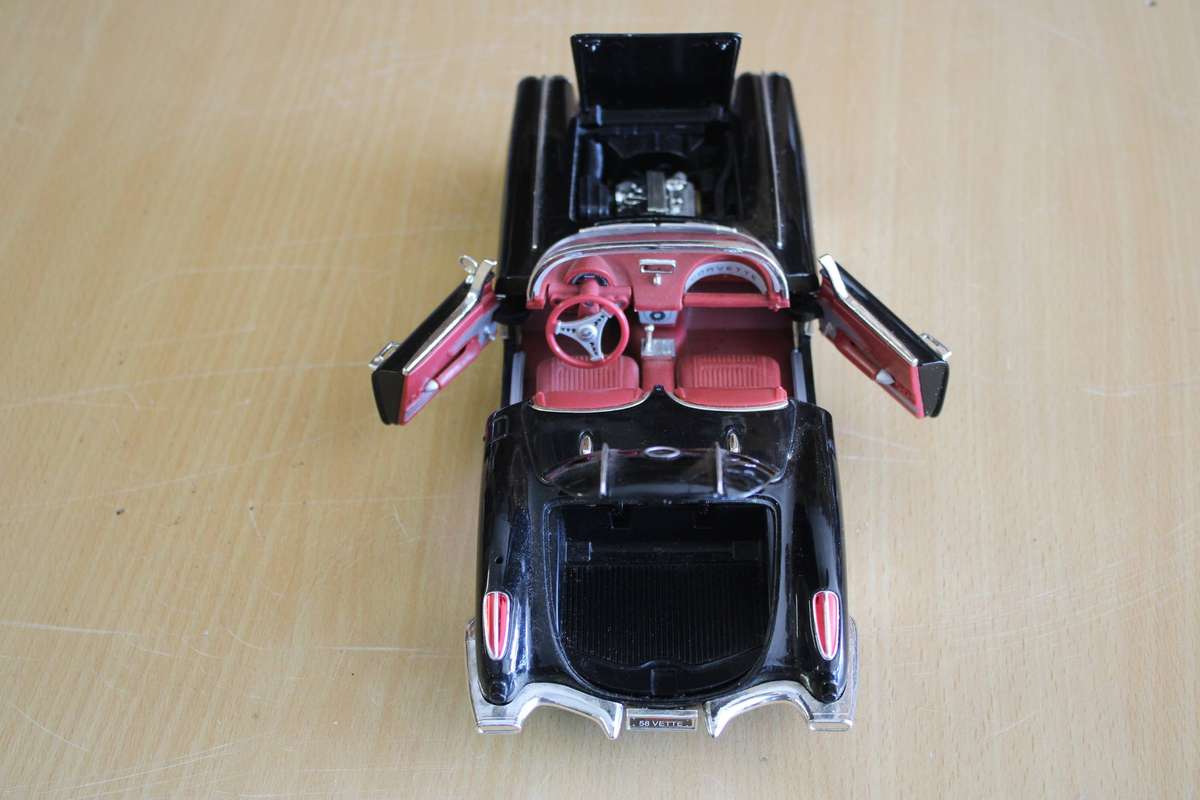 1958 CHEV CORVETTE SCALE 1:18