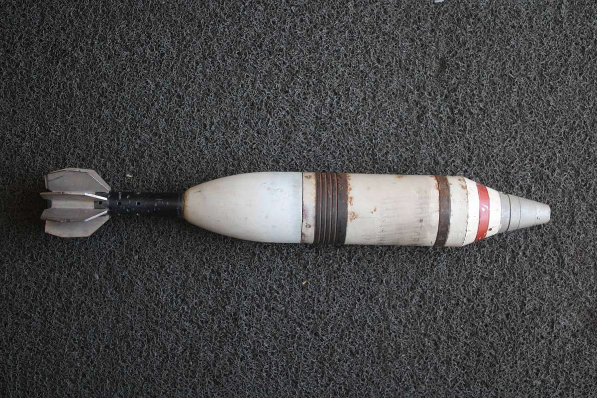 SADF BORDER WAR 81 MM ILLUMINATING MORTAR CASING COMPLETE WITH PARASHUTE BAG DE ACTIVATED