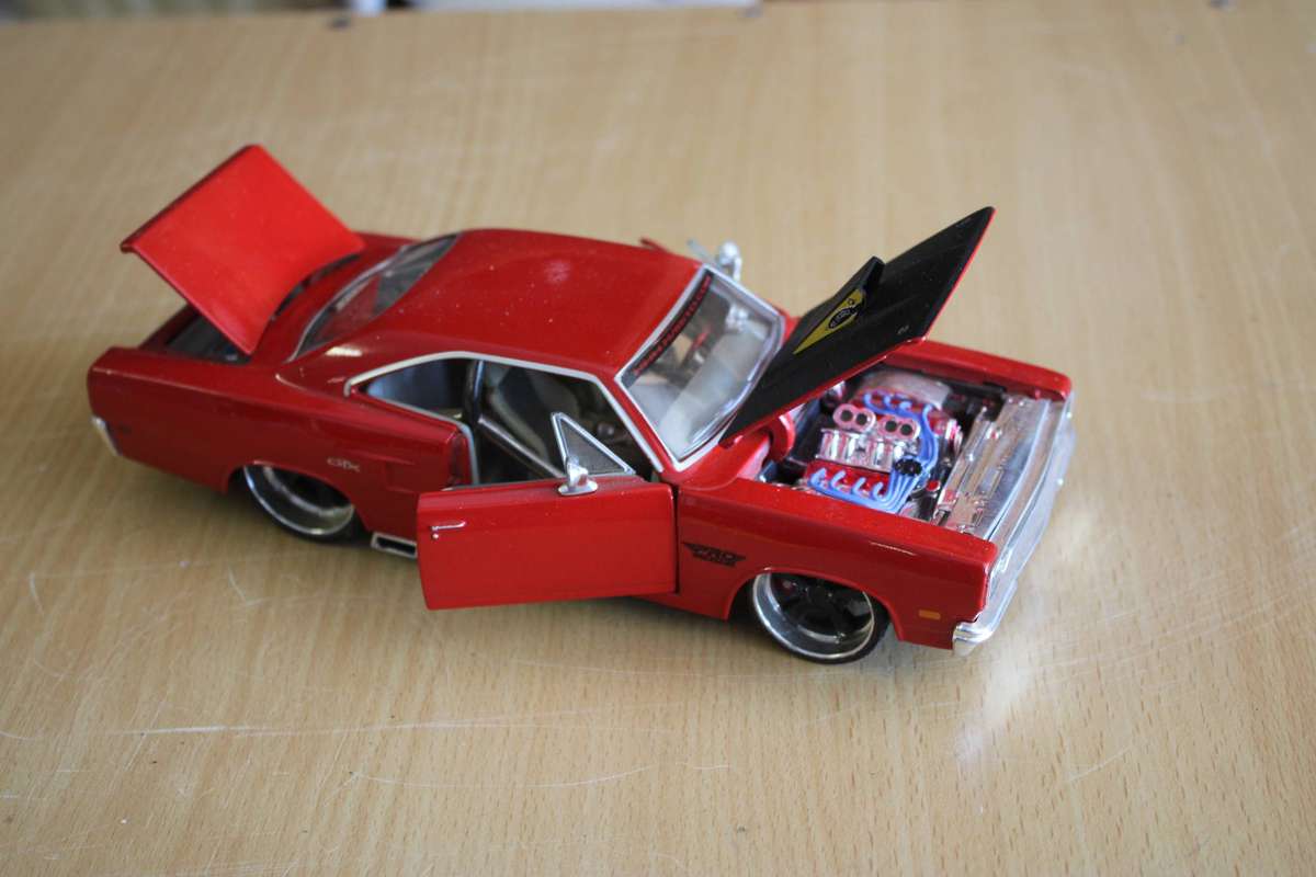 1970 PLYMOUTH GTX SCALE  1:24