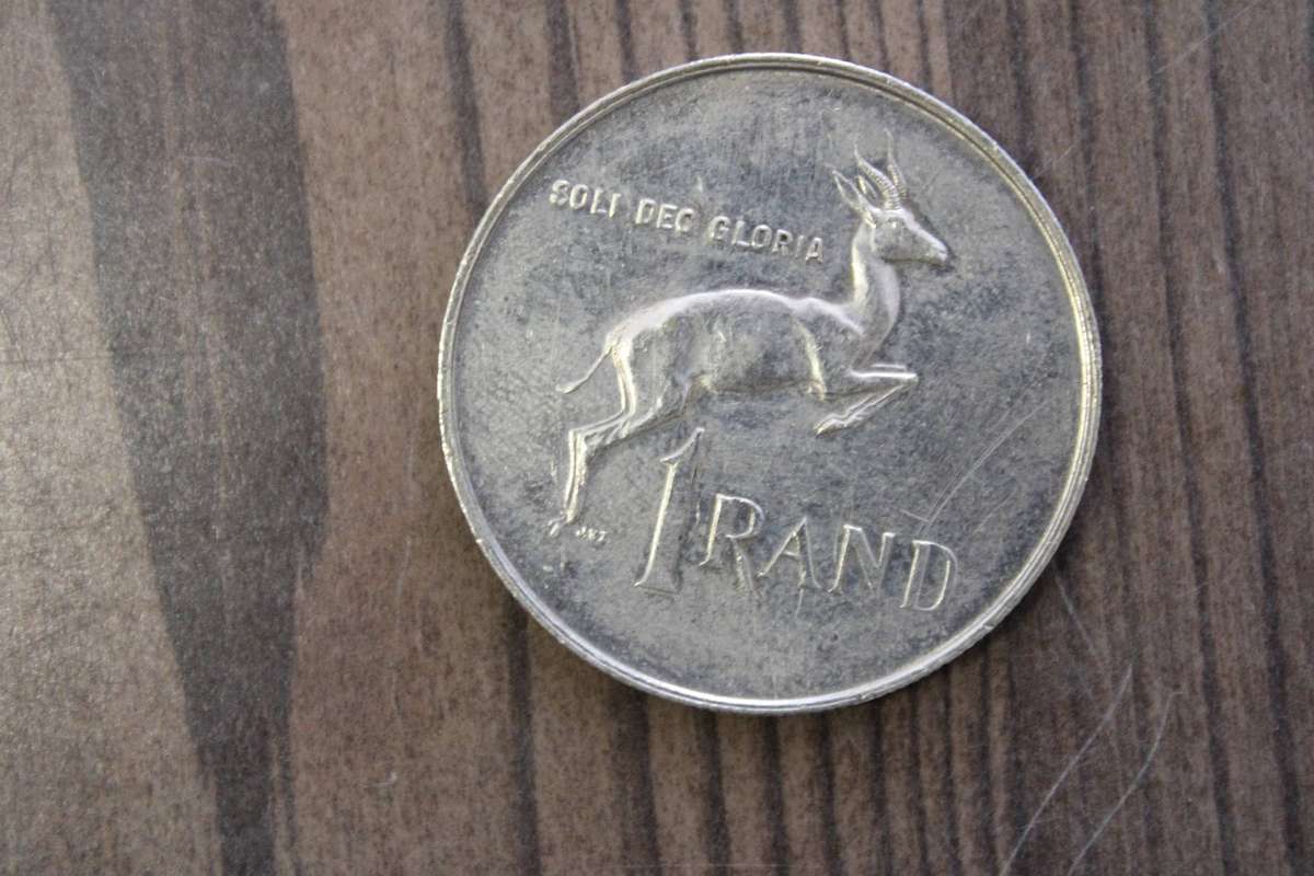 SILVER 1967 SOUTH AFRICAN 1 RAND VERWOERD