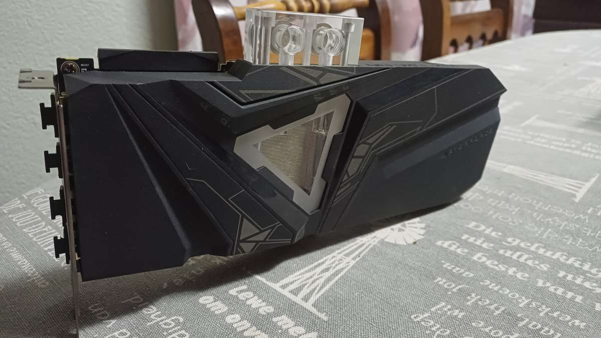 GeForce® RTX 2080 SUPER GAMING OC WATERFORCE WB 8G