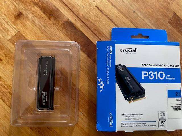 Crucial P310 2TB PCIe Gen4 NVMe 2280 M.2 SSD with heatsink