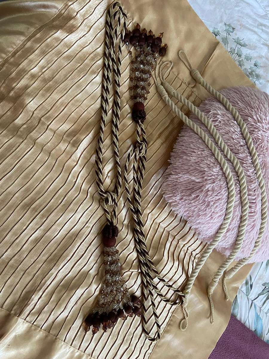 Handbags & Curtain Tie Backs, Lot 12 Of 13