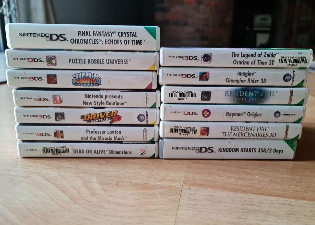 Nintendo 3DS + 12 3DS Games