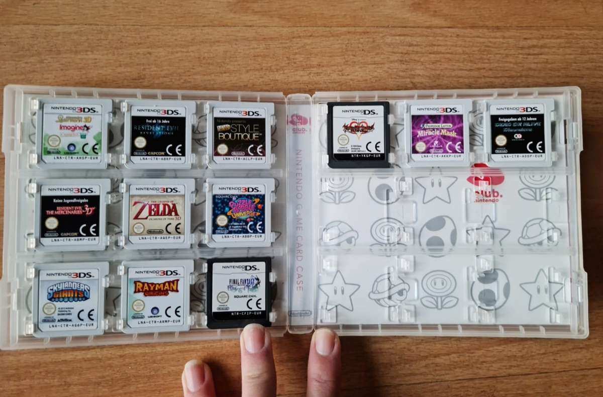 Nintendo 3DS + 12 3DS Games